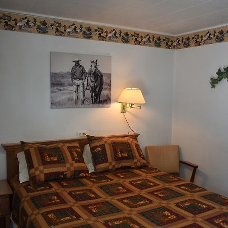 Royals Inn Motel Malta Extérieur photo