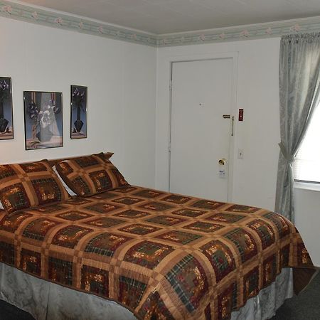 Royals Inn Motel Malta Extérieur photo