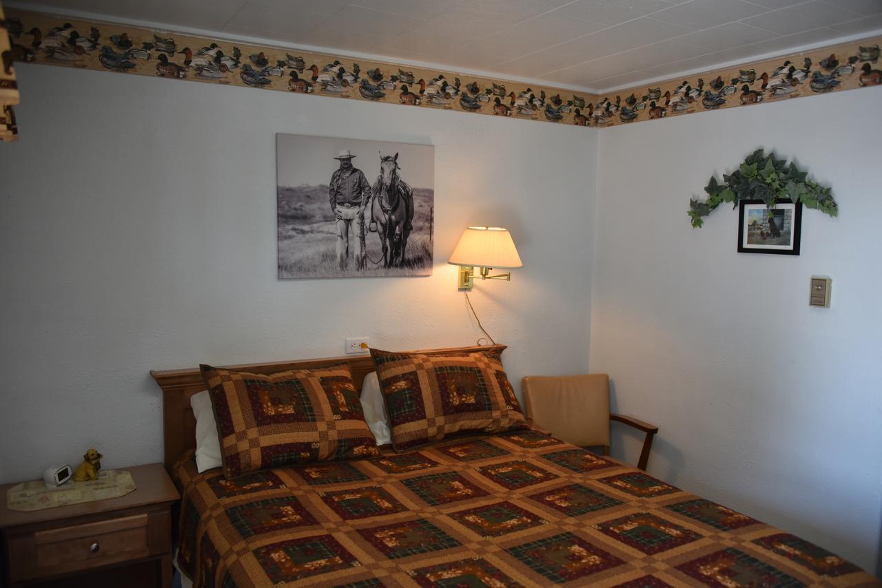 Royals Inn Motel Malta Extérieur photo