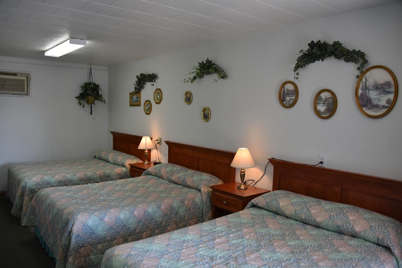 Royals Inn Motel Malta Extérieur photo
