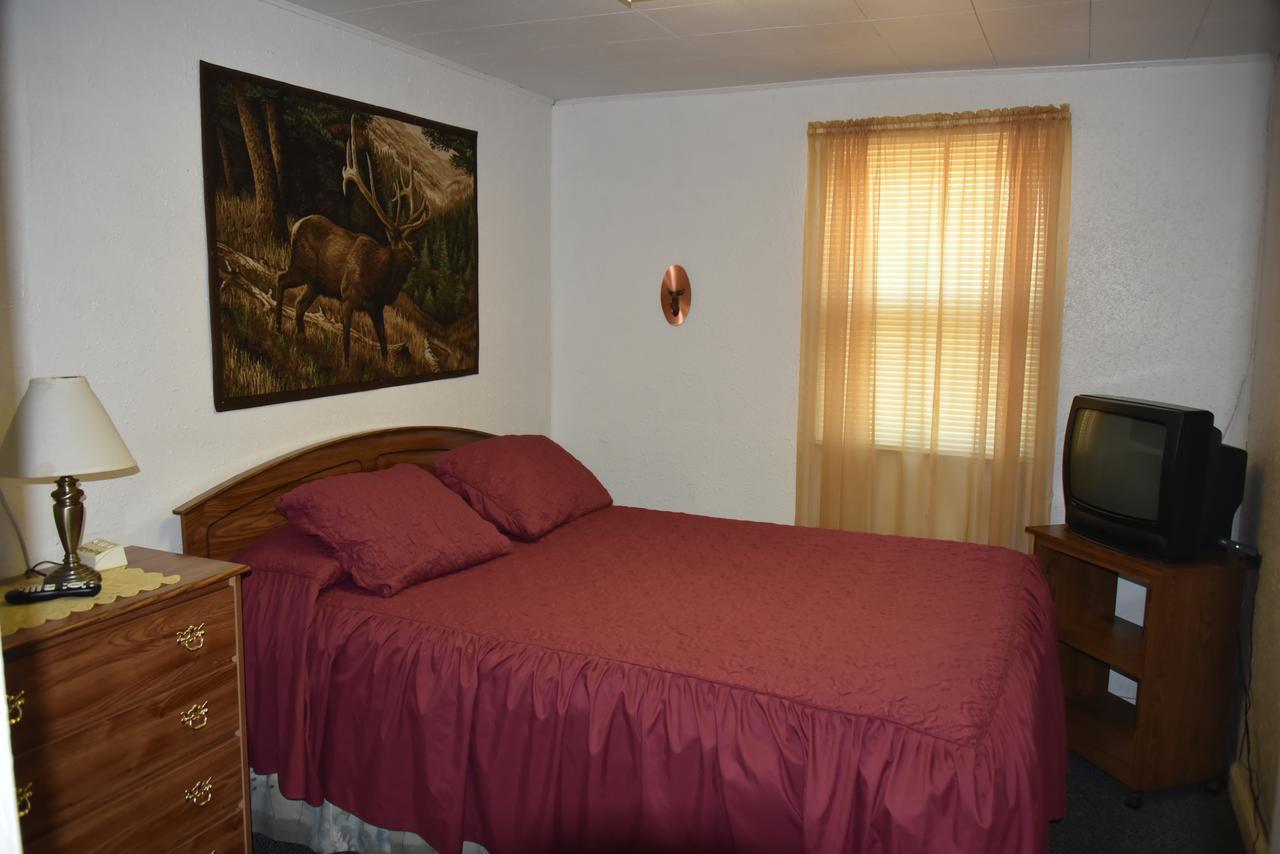 Royals Inn Motel Malta Extérieur photo