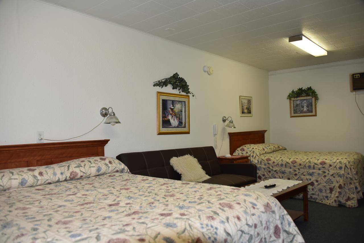 Royals Inn Motel Malta Extérieur photo